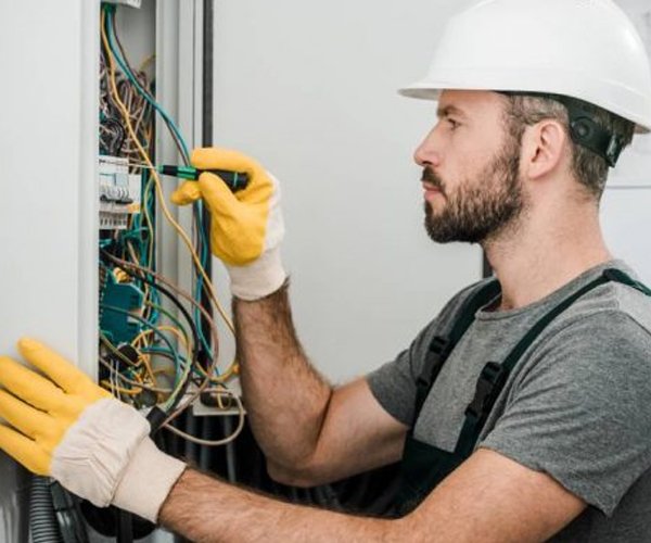 Why Choose QMAX Electric